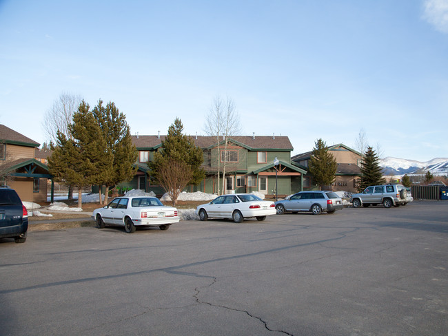 Wapiti Meadows Apartments in Fraser, CO - Building Photo - Building Photo