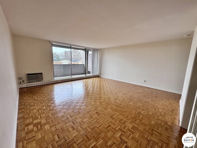 132 Chiswick Rd, Unit 1B in Boston, MA - Foto de edificio - Building Photo