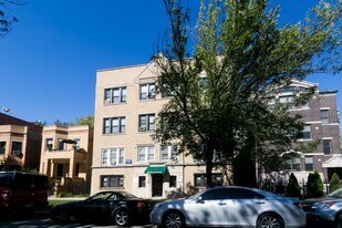 821 W Waveland Ave in Chicago, IL - Building Photo