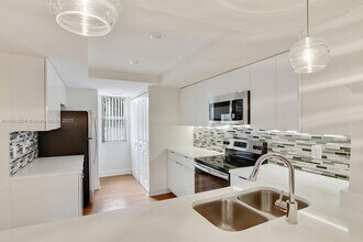 3605 NE 207th St, Unit 2103 in Miami, FL - Building Photo - Building Photo