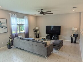 9235 Freedom Hill Dr in Seffner, FL - Building Photo - Building Photo