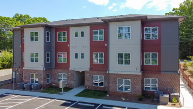 Lofts at Lineberry in Raleigh, NC - Foto de edificio - Building Photo