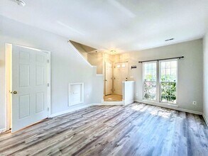 44486 Potter Terrace in Ashburn, VA - Building Photo - Building Photo