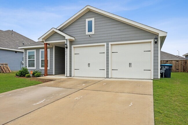 1417 Sunkiss Dr in Fort Worth, TX - Building Photo - Building Photo
