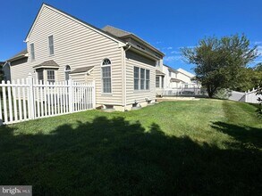 18429 Polynesian Ln in Germantown, MD - Building Photo - Building Photo