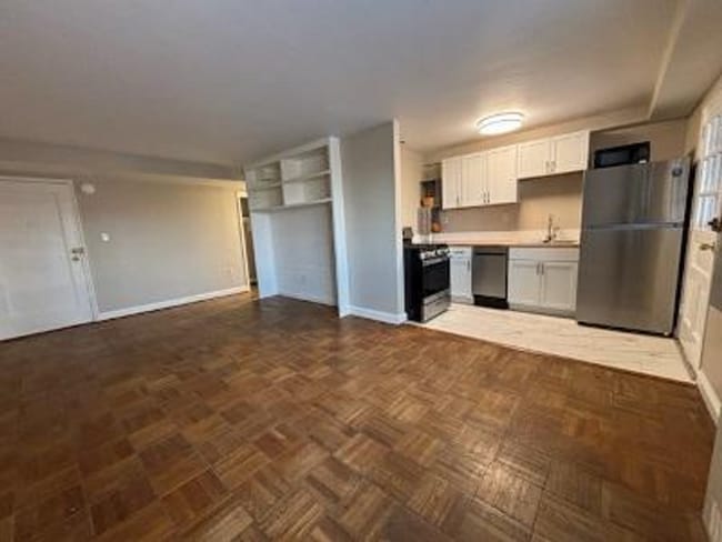 1575 N Colonial Ter in Arlington, VA - Building Photo - Building Photo