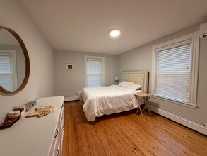 7 High Street Pl, Unit 2 in Brookline, MA - Building Photo - Building Photo