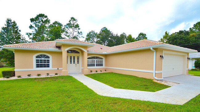 102 Pine Cir Dr in Palm Coast, FL - Building Photo - Building Photo