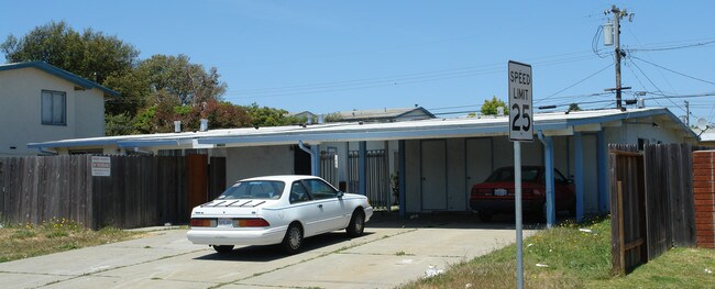 4433 Overend Ave in Richmond, CA - Foto de edificio - Building Photo