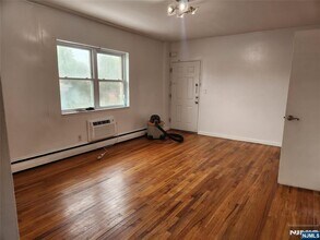 68 W Main St in Bogota, NJ - Building Photo - Building Photo