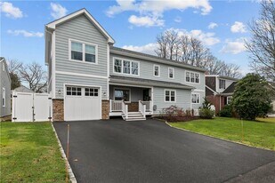 36 Keeher Ave in Newport, RI - Building Photo