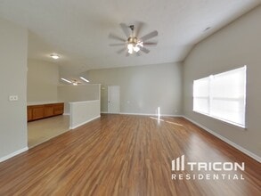 12115 Mockernut Ct in Indianapolis, IN - Building Photo - Building Photo