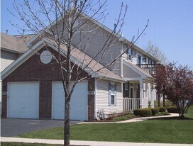 7424 Grandview Ct in Carpentersville, IL - Building Photo