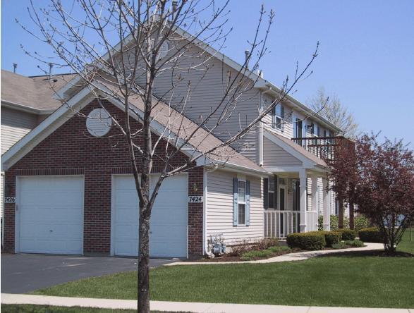 7424 Grandview Ct in Carpentersville, IL - Foto de edificio