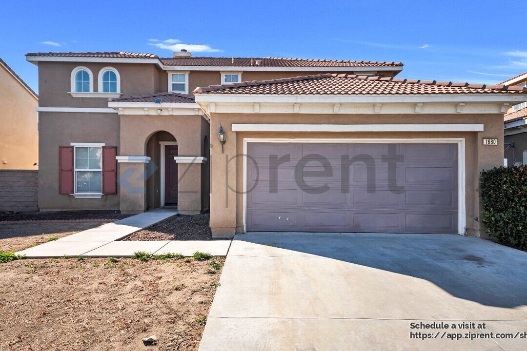 1680 Mendocino Way in Perris, CA - Building Photo