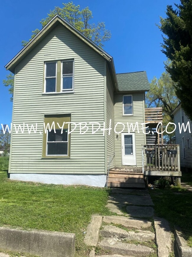 property at 812 Huestis Ave