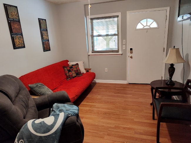 4 Blue Hills Dr