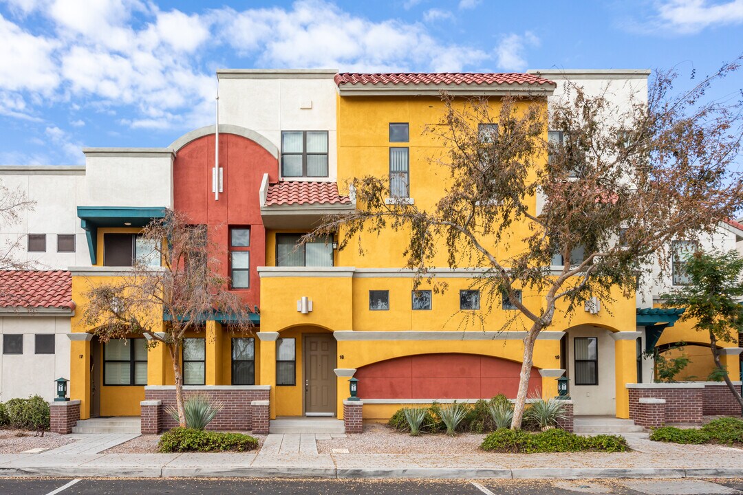 123 N Washington St in Chandler, AZ - Foto de edificio