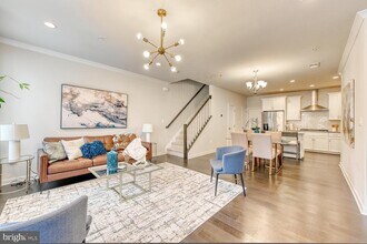 43185 Mongold Square in Ashburn, VA - Building Photo - Building Photo