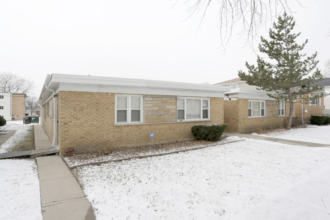 2116 S 14th Ave in Broadview, IL - Foto de edificio