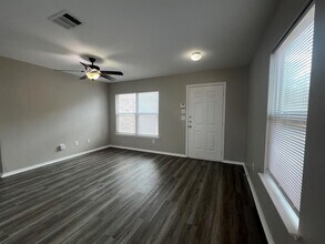 13120 Dearbonne Dr in Austin, TX - Building Photo - Building Photo