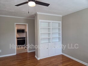 324 Wakefield Dr in Charlotte, NC - Foto de edificio - Building Photo