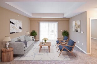 Montclair Village in Omaha, NE - Building Photo