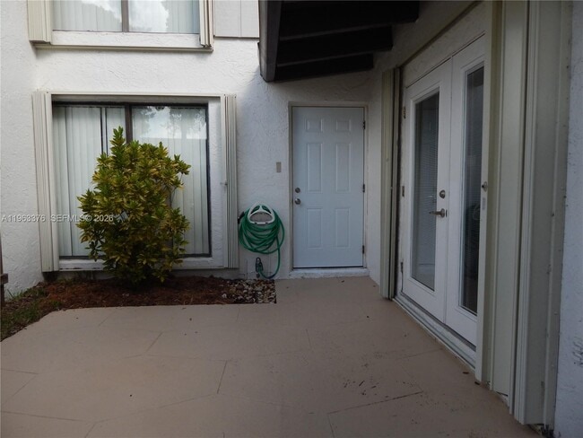 6959 SW 110th Ct in Miami, FL - Building Photo - Building Photo