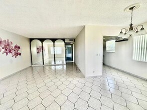 368 Mansfield I in Boca Raton, FL - Foto de edificio - Building Photo