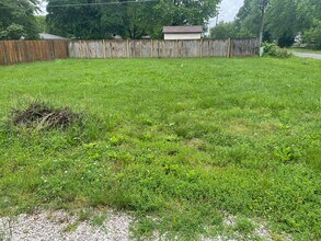 2556 W Monroe St in Springfield, MO - Building Photo - Building Photo