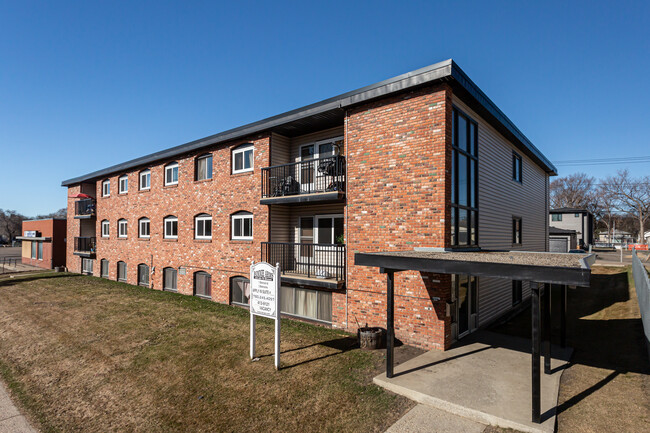 Bonnie Arms in Edmonton, AB - Building Photo - Primary Photo