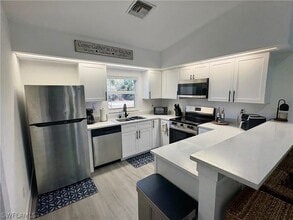 6018 Lacota Ave in Ft. Myers, FL - Building Photo - Building Photo