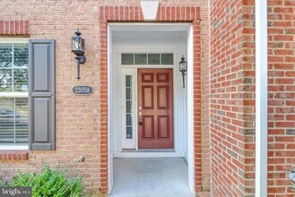 23058 Weybridge Square in Brambleton, VA - Building Photo - Building Photo