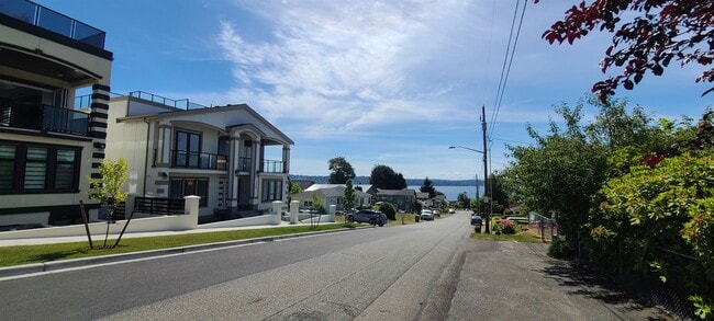 1133 N 33rd Pl in Renton, WA - Foto de edificio - Building Photo