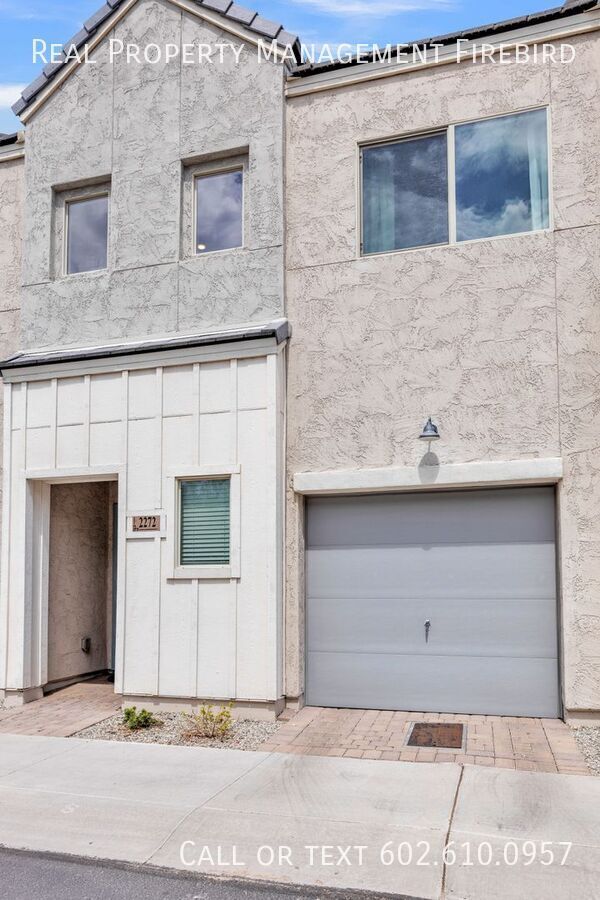 property at 2272 W Harmont Dr