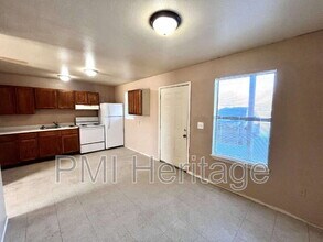 813 E Huntsville Ave in Springdale, AR - Building Photo - Building Photo