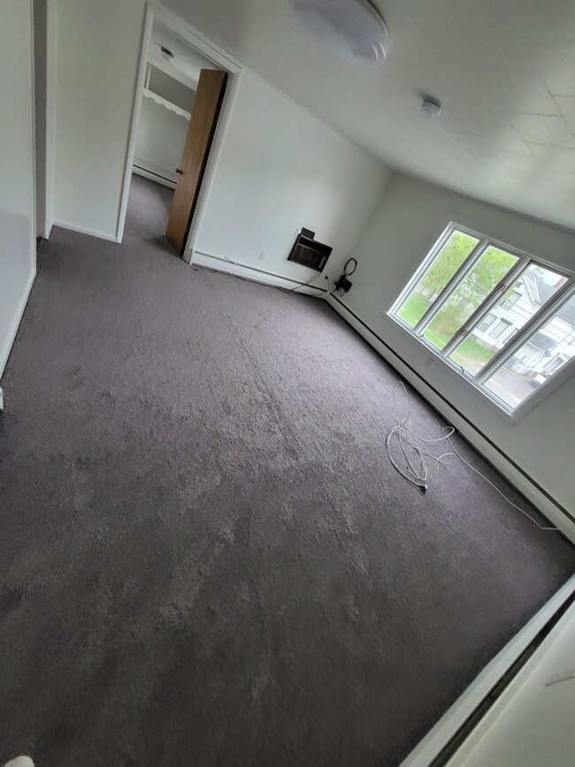 177 Seymour St, Unit Upstairs apartment