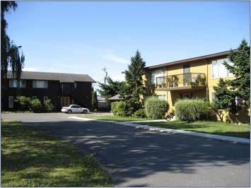 Karmin Apartments in Puyallup, WA - Building Photo - Building Photo