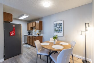 Ruby on the Creek Apartments in Fayetteville, AR - Building Photo - Building Photo