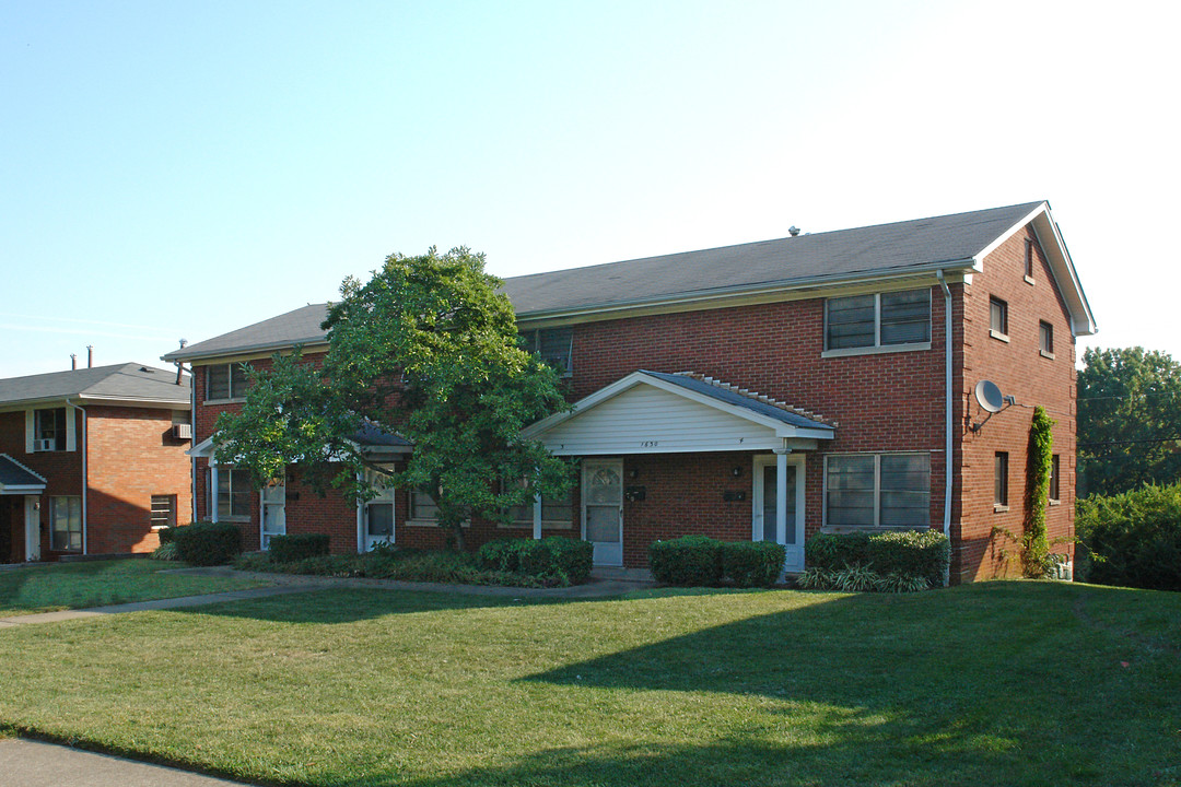 1630 Alexandria Dr in Lexington, KY - Building Photo