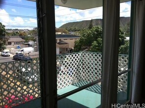 3410 Leahi Ave in Honolulu, HI - Building Photo - Building Photo