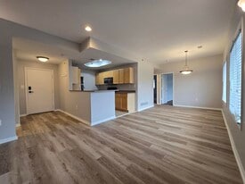 Chloe Park in Birmingham, MI - Building Photo