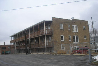 301-309 E New York St in Aurora, IL - Building Photo - Building Photo