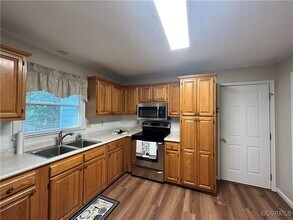 11104 Kentshire Ln in Chester, VA - Building Photo - Building Photo