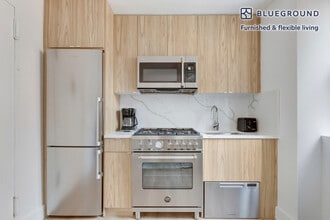 138 E 38th St in New York, NY - Building Photo - Building Photo