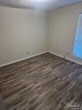 4050 Claiborne Cir in Pensacola, FL - Building Photo - Building Photo