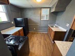 535 W 8th Ave in Homestead, PA - Building Photo - Building Photo