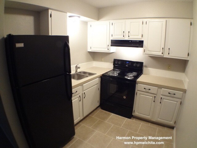 925 S Main St-Unit -5 in Wichita, KS - Building Photo - Building Photo