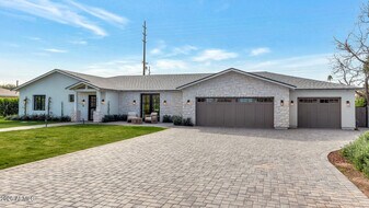 6039 E Calle Camelia in Scottsdale, AZ - Building Photo