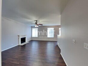 2036 Stephen St in Aurora, IL - Building Photo - Building Photo